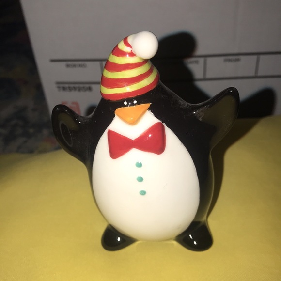 NWT Macy’s ceramic salt and pepper shakers - Picture 7 of 11